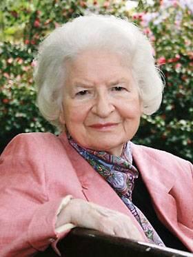 P D James was born in Oxford in 1920 and educated at Cambridge High School - фото 2
