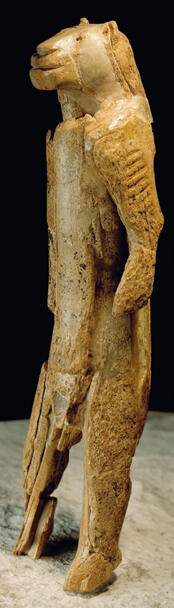 4 An ivory figurine of a lionman or lionesswoman from the Stadel Cave - фото 5