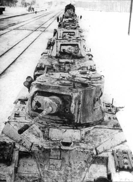 Танки Матильда погружены на железнодорожные платформы зима 194142 гг - фото 10
