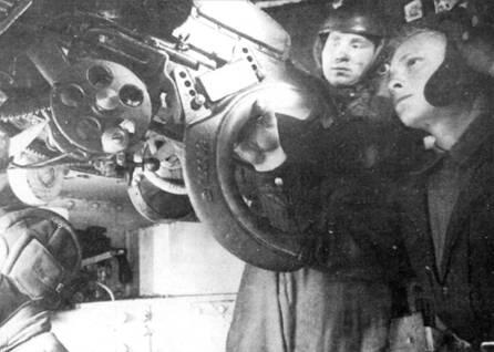 Экипаж танка МЗ Стюарт 241й танковой бригады октябрь 1942 года Наиболее - фото 34