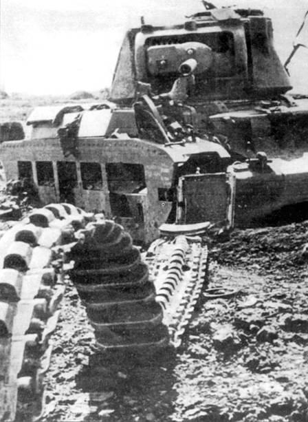 Уничтоженный танк Матильда CS из неустановленной части Западного фронта 1942 - фото 38