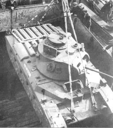 Погрузка танка Матильда II па судно плывущее в СССР 1942 год Митинг - фото 4