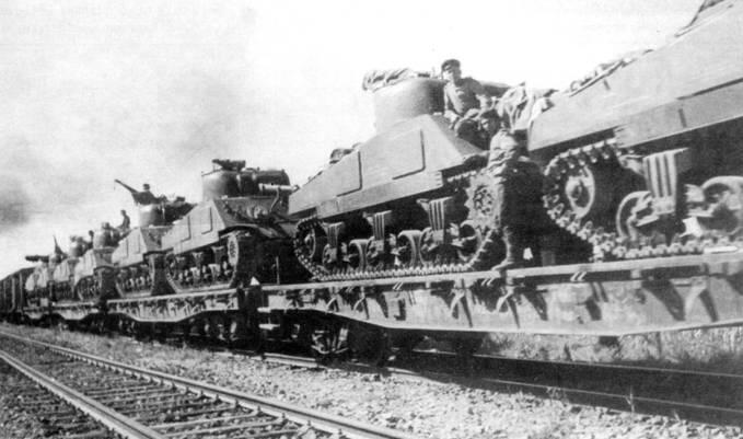Перевозка танков М4А2 Шерман по железной дороге на фронт Румыния сентябрь - фото 9