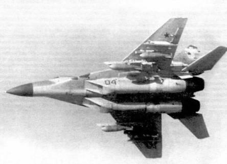 Опытный самолет 904 во время полета с четырьмя бомбами ФАБ500 МиГ29 917 - фото 22
