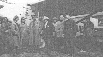 КА Калинин второй слева далее по порядку летчикиспытатель МА Снегирев - фото 5