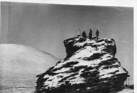 Гора Холатчахль и обелиск на останце Причины и ход событий аварии долгое - фото 1