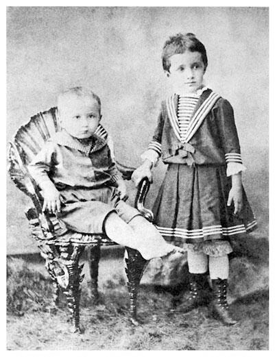 Анна Горенко с младшим братом Виктором Семья Горенко Инна Эразмовна и дети - фото 2