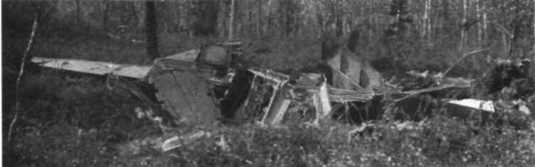 Обломки сбитого Me109 в лесах Карелии Летчик у сбитого Ю87 Самолеты Як1 - фото 73