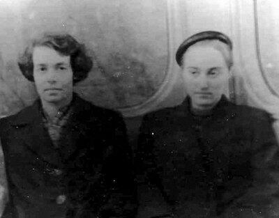 Лариса Богораз и Вика Хмельницкая середина 50х годов Лариса Богораз Митя - фото 16