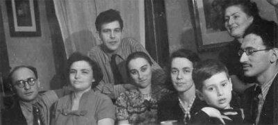 В центре Вика Хмельницкая и Лариса Богораз последний справа Сергей - фото 23