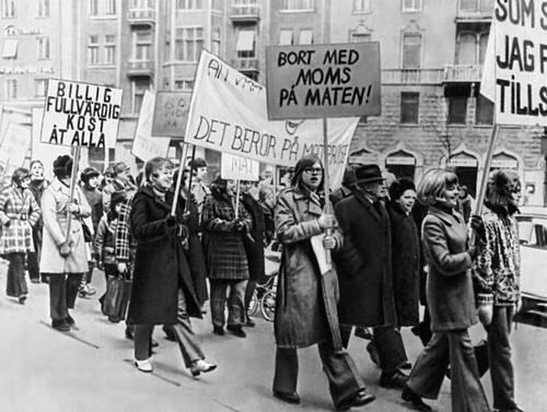 Демонстрация в Стокгольме в знак протеста против роста цен 1972 Серебряная - фото 112