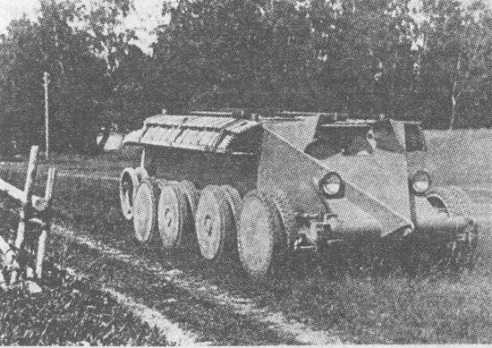 Прародитель танка Т34 колёсногусеничный танк Кристи на полигоне в СССР - фото 1