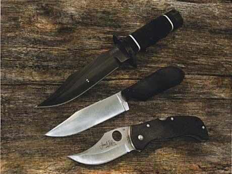 19 Несколько ножей с подобными клинками Сверху вниз SOG TechBowie SPYDERCO - фото 18