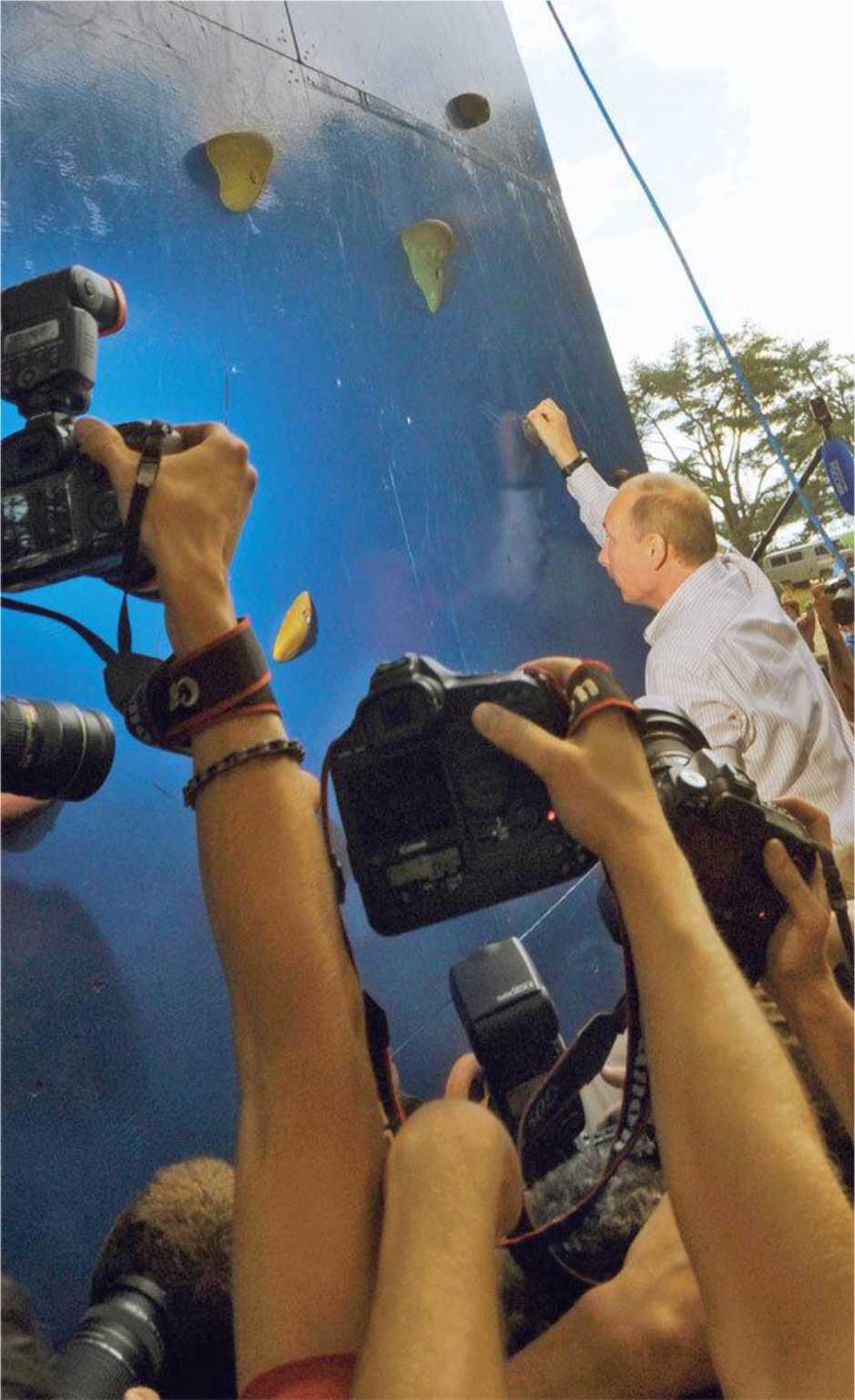 Раньше на молодежном форуме Селигер Владимир Путин легко лез на стену - фото 34