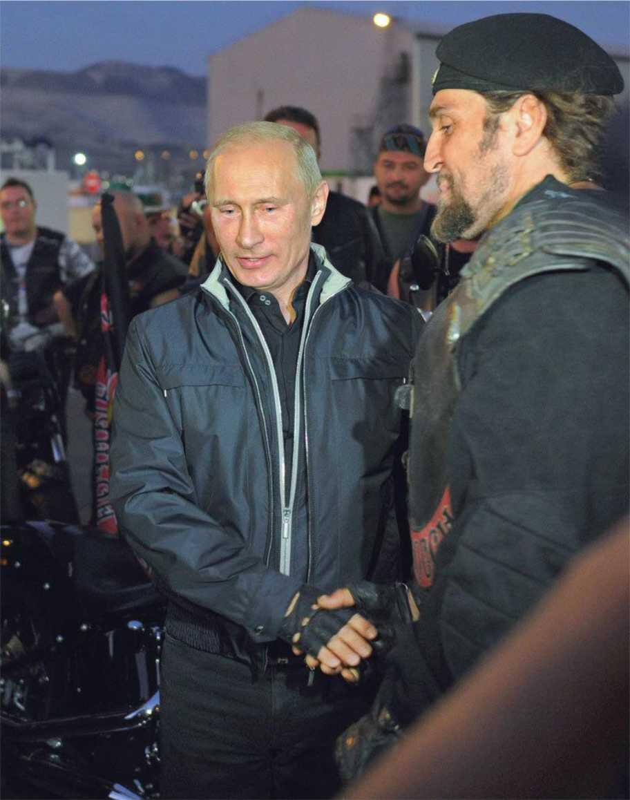 Став президентом Владимир Путин не стал байкером Может быть поэтому байкеры - фото 36