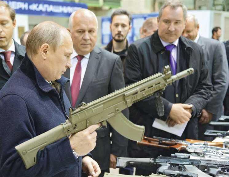 В Ижевске на заводе Калашников Владимир Путин одобрил все без исключения - фото 49