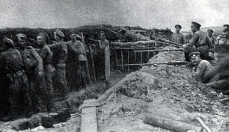 Солдаты 24го Сибирского стрелкового полка в окопах 1915 год Вопросом жизни и - фото 4