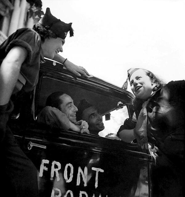 Республиканские ополченцы в Испании 1936 год Справа налево Густав Реглер - фото 3