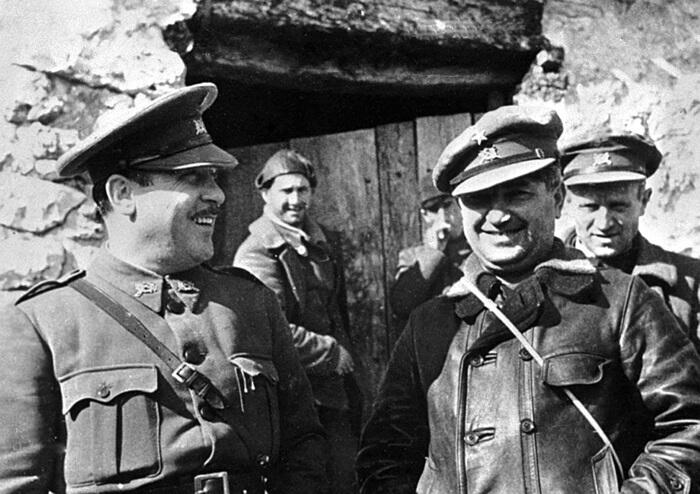 Венгерский писатель Мате Залка он же генерал Лукач слева Погиб 11 июня 1937 - фото 5