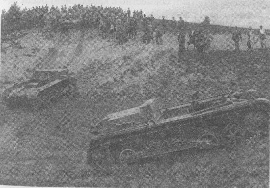 Учебные танки PzI AusfB во время демонстрационных заездов 1936 год - фото 4