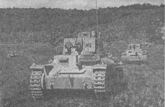 Лёгкие танки Pz38t Франция май 1940 года В итоге танковая дивизия 1944 - фото 10