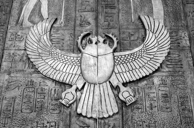 Многие египетские божества были зооморфны то есть имели облик разных животных - фото 23