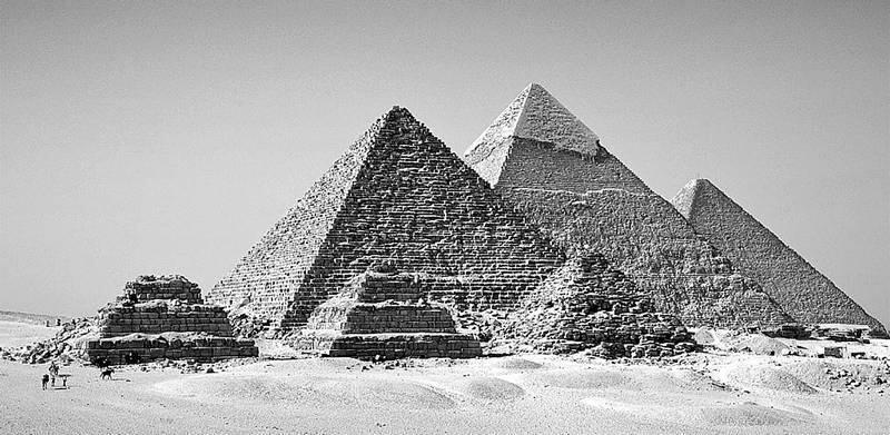 Пирамиды в Гизе Древнее царство Тысячи рабочих были задействованы на - фото 33