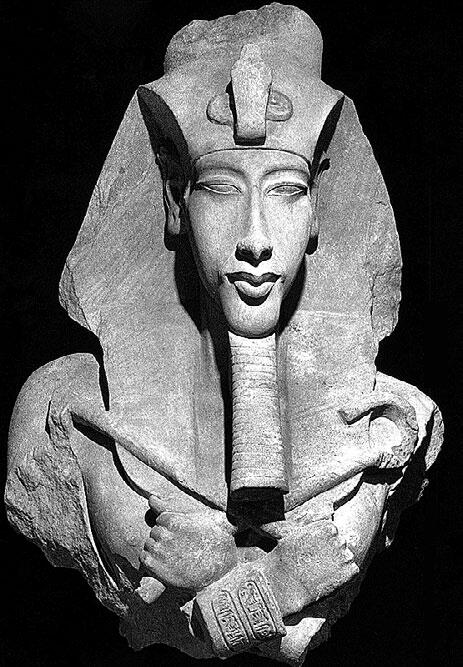 Статуя Эхнатона из храма Атона в Карнаке XVIII династия Фото репродукции Его - фото 1
