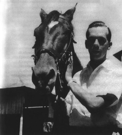 Клаус Хойзер в 1937 году на Суматре Фотография из частного архива - фото 4