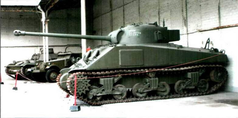 Средний танк М4А5С с английской 17фунтовой пушкой Бронетранспортер М3 - фото 90
