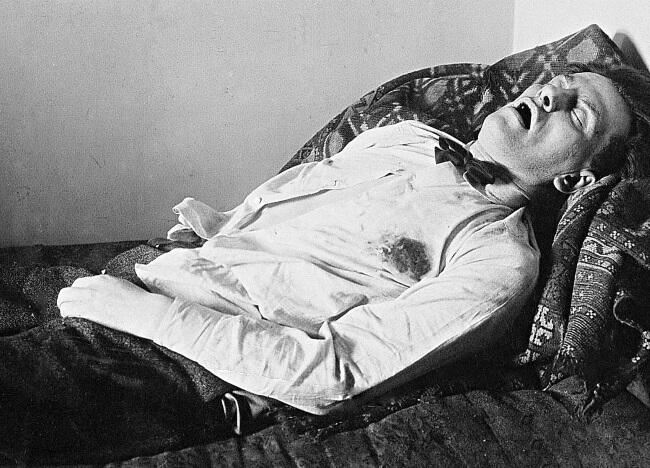 Владимир Маяковский фото вскоре после самоубийства 1930 г Г Ягода и М - фото 18
