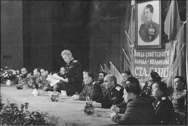 Выступление А Г Котикова в годовщину Октябрьской революции Генералмайор А - фото 21