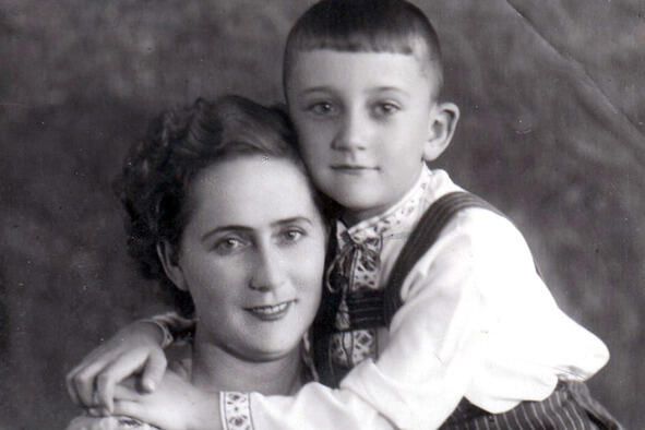 Ираида Александровна с сыном Юрием Я так хочу с тобой поговорить О многом - фото 3