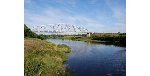 Река Дон у железнодорожного моста Старый город Данков расположен на высоком - фото 1