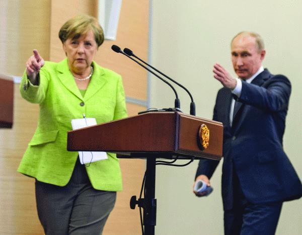 В Минске на 16часовых переговорах президент Украины Петр Порошенко изредка - фото 63