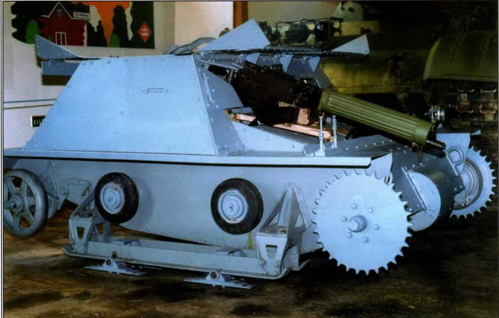 Танкетка КарденЛойд Mk VI в танковом музее в Пароле ФинляндияФото - фото 67