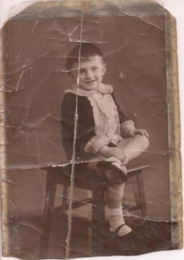 Я в возрасте 3х лет Одесса 1937 год Мой отец в начале 30х годов Моя мать - фото 2