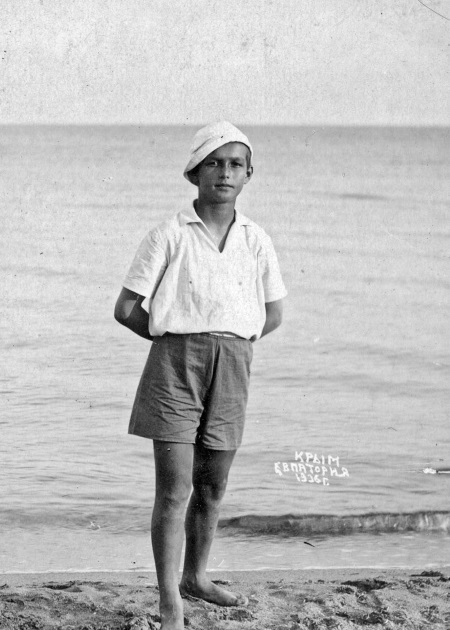 Ким Комаров на отдыхе в Крыму1936 г После окончания обучения лейтенанта Кима - фото 24