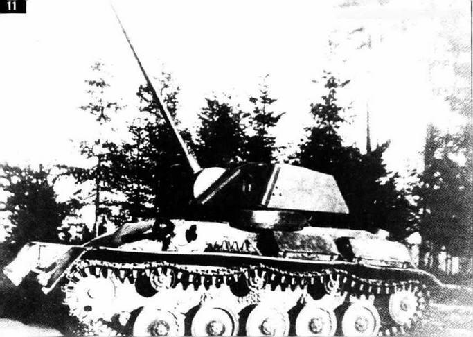 Танк Т80 вооруженный 45мм танковой пушкой большой мощности ВТ43 в положении - фото 14