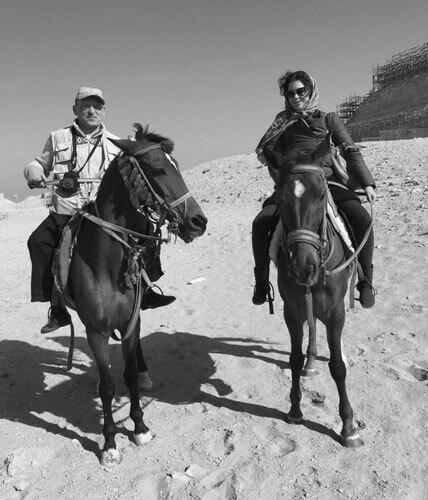 Фото 4 Александр Зараев с супругой Ольгой на плато Саккара Сзади пирамида - фото 12