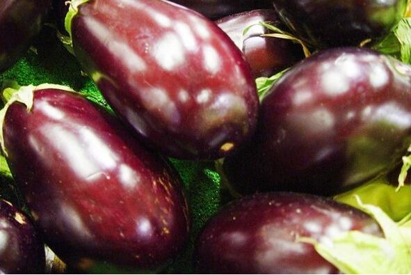 Плоды Баклажана до 30 сантиметров в длину Он любимый овощ горожан - фото 4