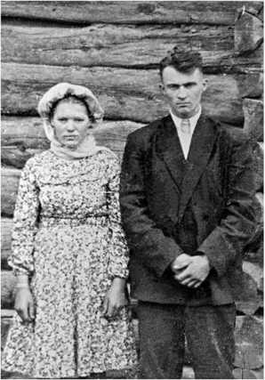 Невеста и жених Хойникский район Гомельской области 1950 г Фото М Я - фото 4