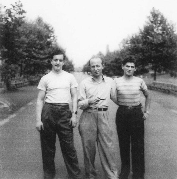 Норман неопределённый друг и Тибор в Германии 1947й Предоставлено Норманом - фото 11