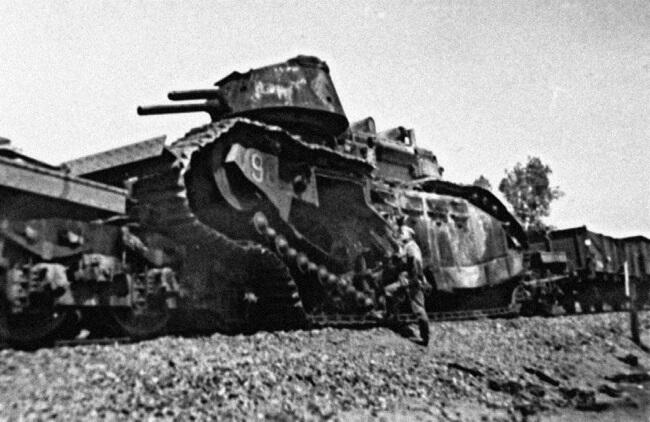 Циклопических размеров танки не принесли удачу Франции Немецкий солдат - фото 18