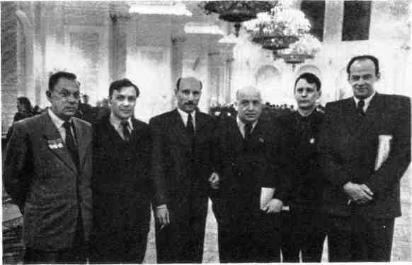Депутатыкинематографисты на сессии Верховного Совета СССР в Георгиевском зале - фото 40