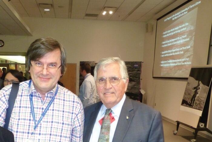 Автор вместе с первым космическим геологом Харрисоном Шмиттом справа в - фото 39