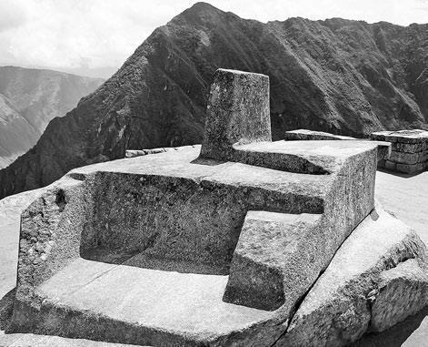 Интиуатана это священный резной камень в городе инков МачуПикчу Перу - фото 15
