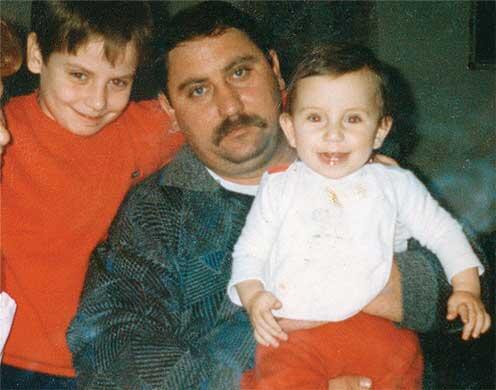Январь 1992 Я мой младший брат Саво и отец в Сомборе примерно через шесть - фото 7