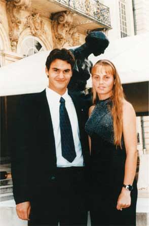 С Роджером Федерером на чемпионском приеме в Париже где нас обоих наградили - фото 15