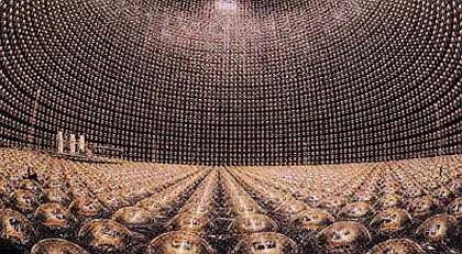 Детектор нейтрино на японской установке SuperKainiokande Другим практическим - фото 12